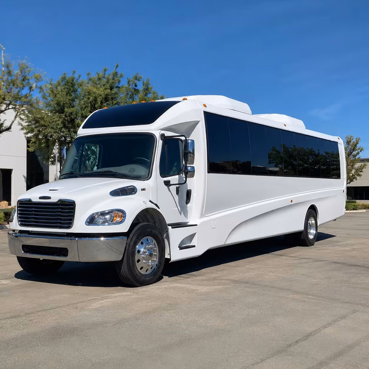 minibus rentals for smaller oakley prom groups who want privacy without the party bus price tag