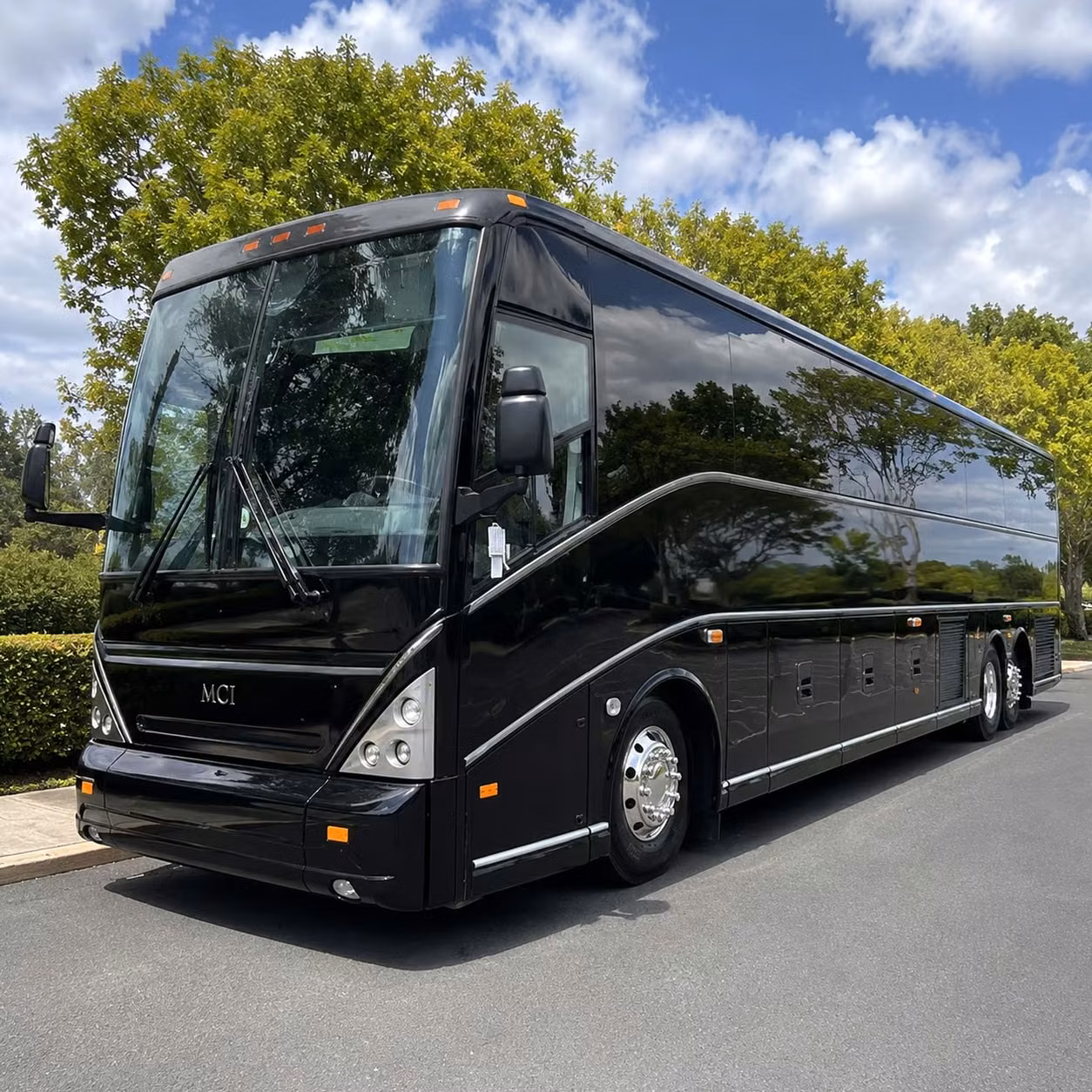 oakleycharterbuscompany com makes it possible to ride together to shoreline amphitheatre and bottlerock